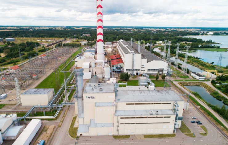Baigti unikalūs Elektrėnų komplekso kaminų ardymo darbai